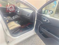 کرایسلەر 200